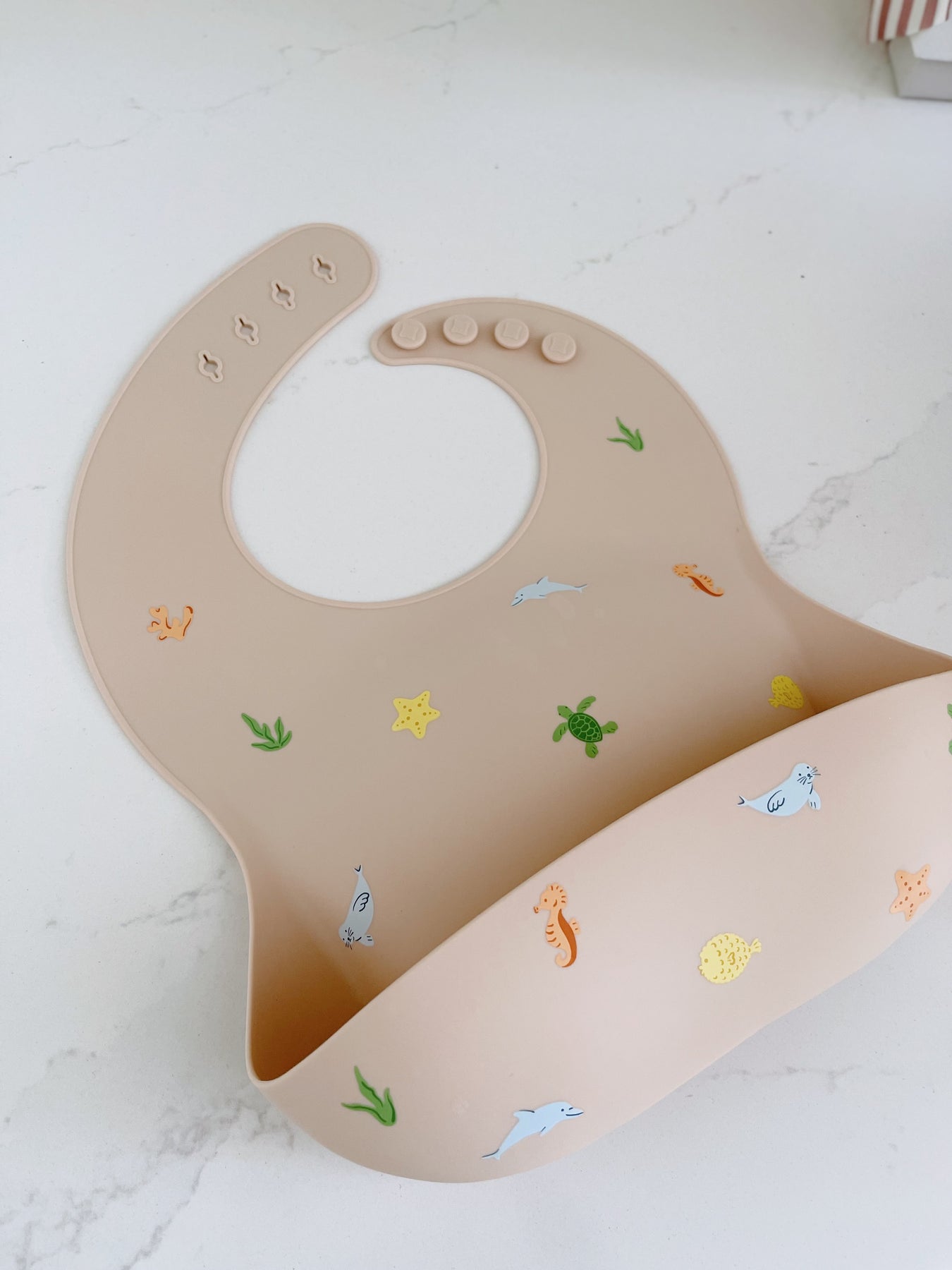 Ava + Oliver: Silicone Bib | Hawaiian Sea Animals Ava + Oliver: Silicone Bib | Hawaiian Sea Animals